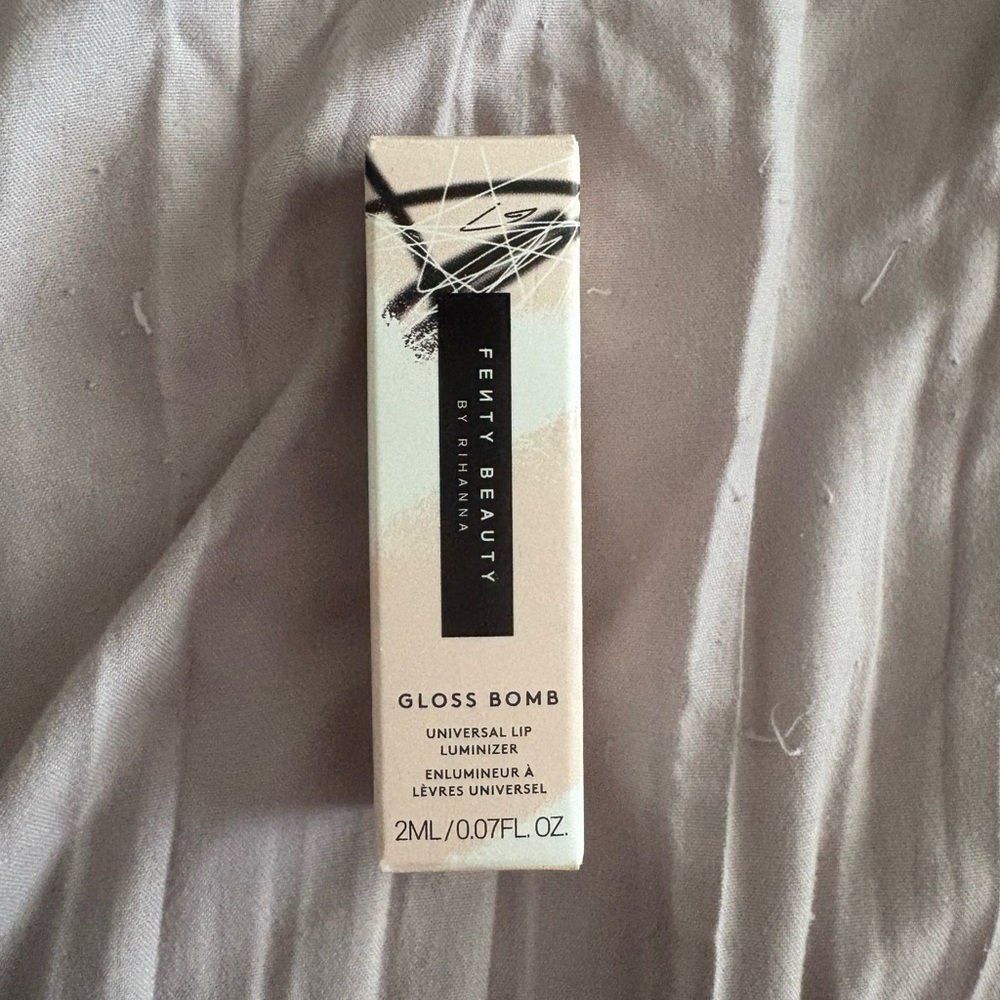 NWT Fenty Beauty Gloss Bomb - Fenty Glow